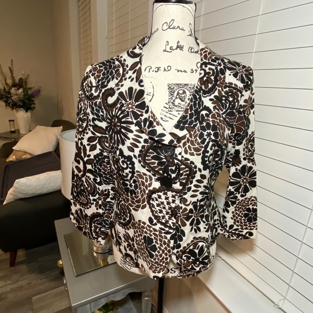 Carole little Blazer Jacket Gorgeous 2 button